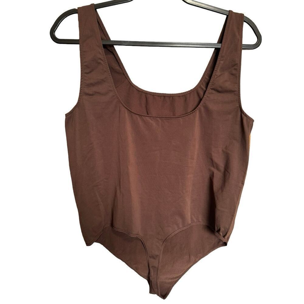 Skims Seamless Thong Bodysuit Soft Smoothing Scoop Neck Open Back Brown Size 4X - Picture 7 of 9